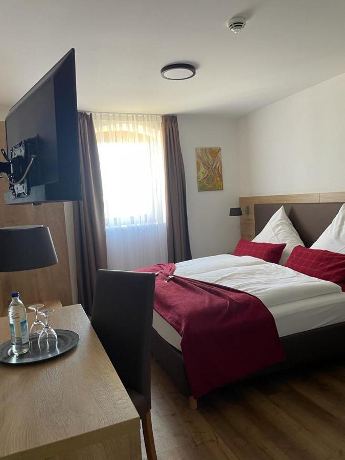 Landgasthaus Zur Linde Pleiskirchen ภายนอก รูปภาพ