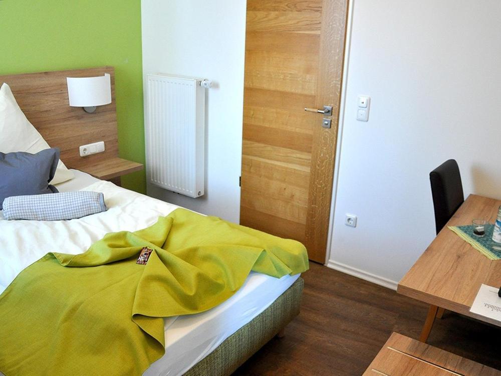 Landgasthaus Zur Linde Pleiskirchen ภายนอก รูปภาพ
