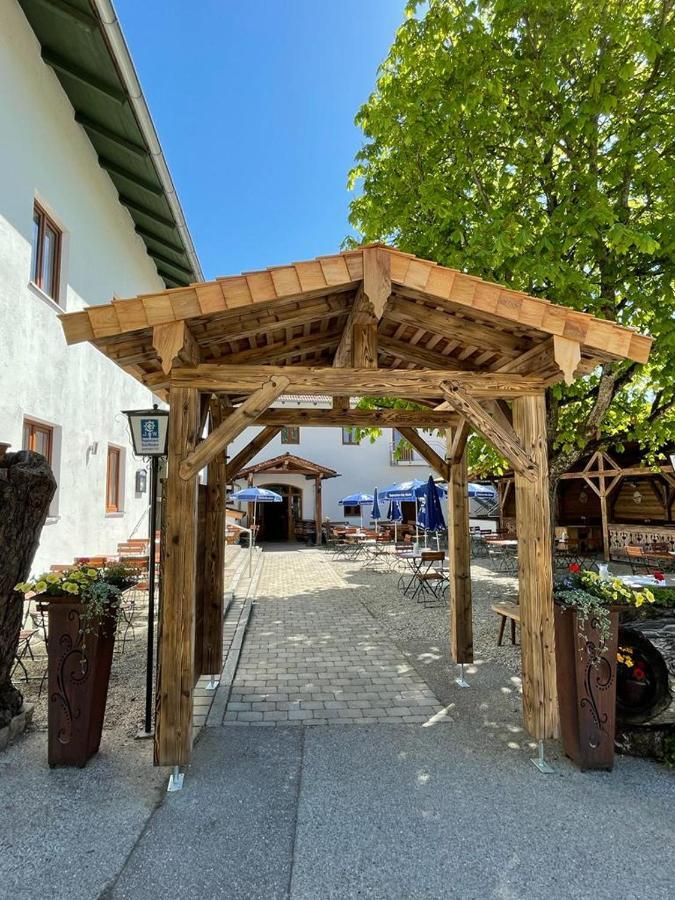 Landgasthaus Zur Linde Pleiskirchen ภายนอก รูปภาพ