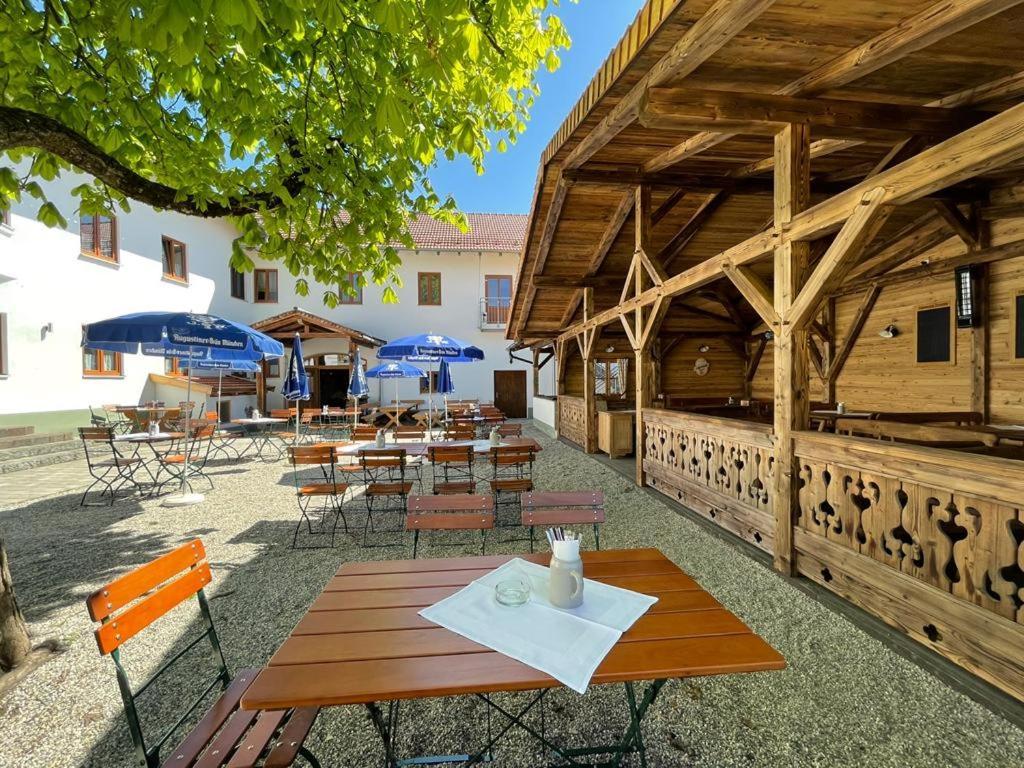 Landgasthaus Zur Linde Pleiskirchen ภายนอก รูปภาพ
