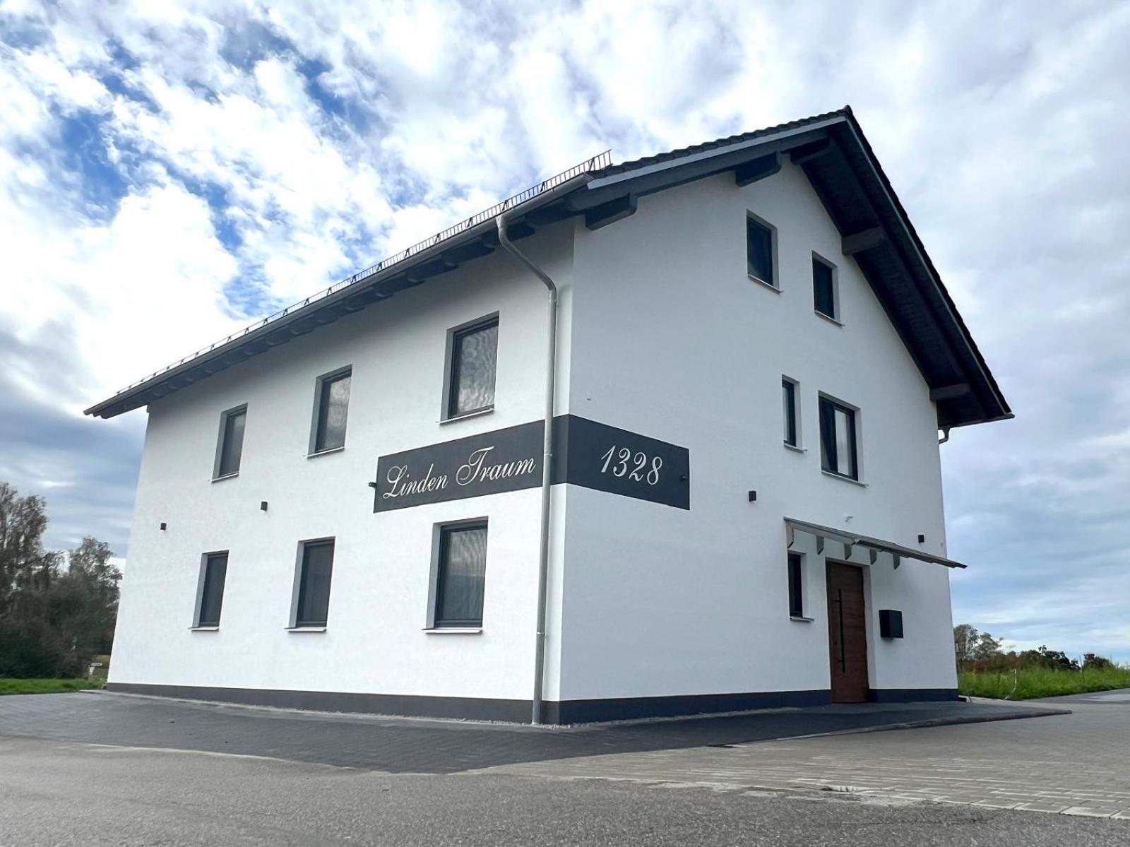 Landgasthaus Zur Linde Pleiskirchen ภายนอก รูปภาพ